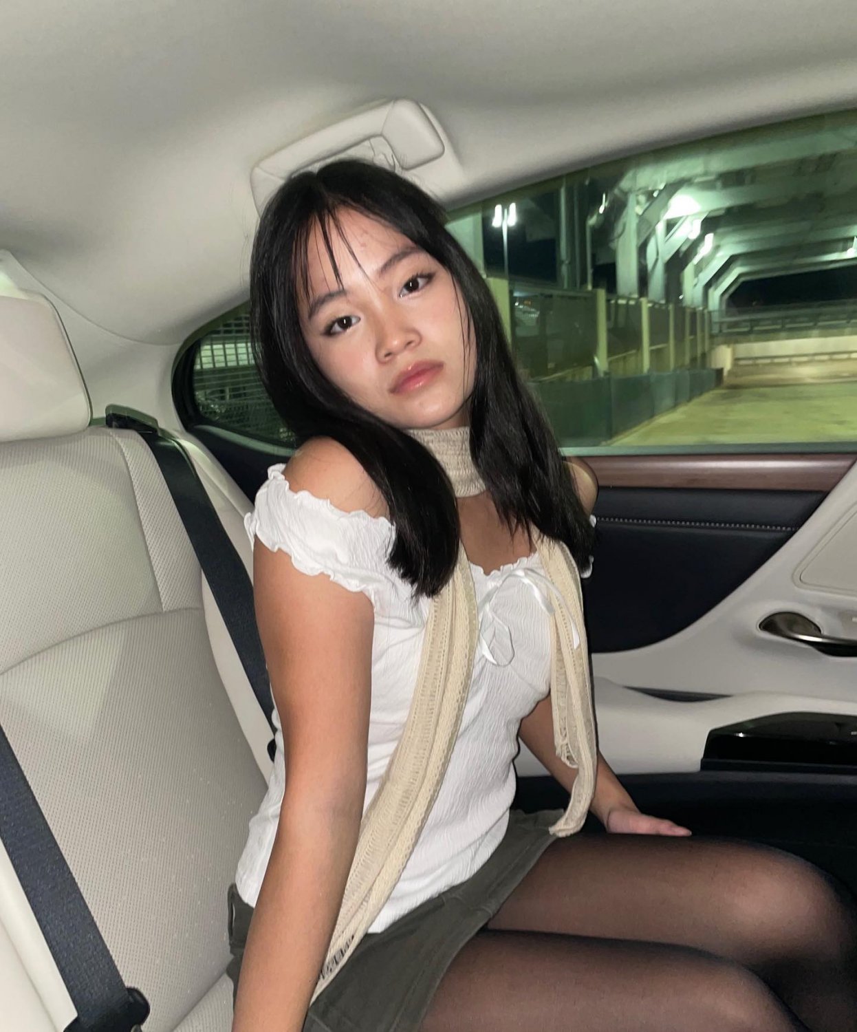 Mini Oriental Bitch su Instagram 40