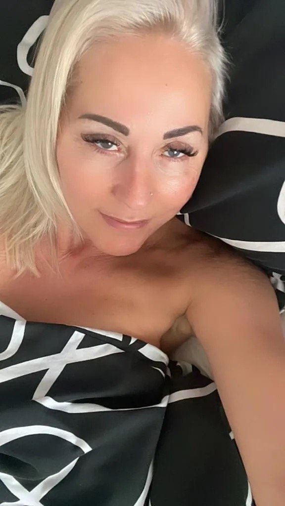 52-Year-Old Blonde MILF Proves She’s Still a Fucking Goddess 22