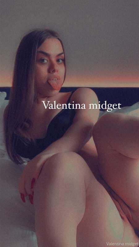 シック、トゥワーキング、ノーティー・ミジェット — ザ・ホッテスト・リトル・パッケージ・アライブ 6