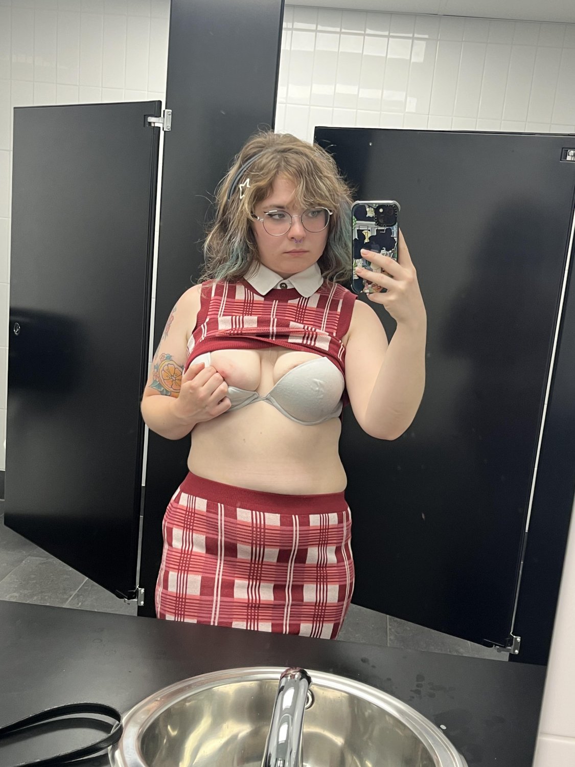 Exhibitionist Slut Showing Everything Without Shame 24