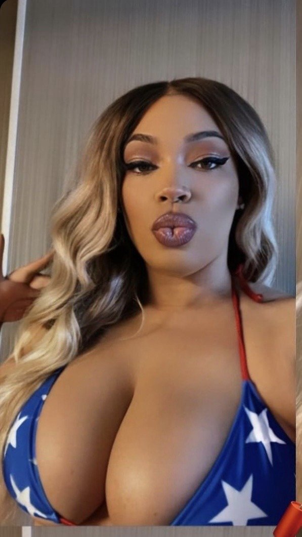 Thick Ebony Bombshell Dripping With Lust and Ready to Play 4