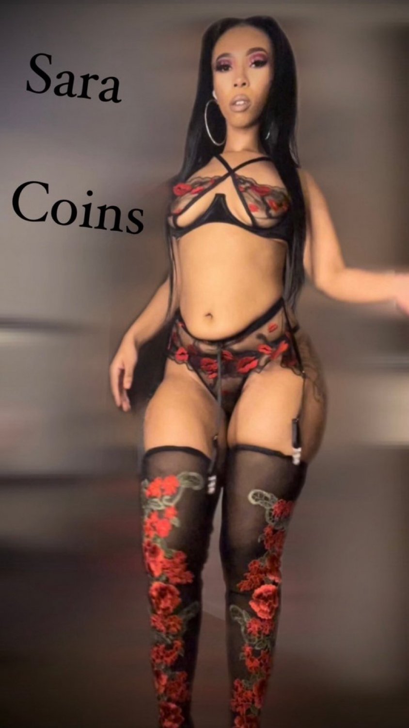 Thick Ebony Bombshell Dripping With Lust and Ready to Play 6