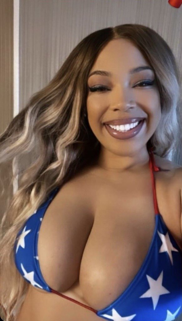 Thick Ebony Bombshell Dripping With Lust and Ready to Play 37