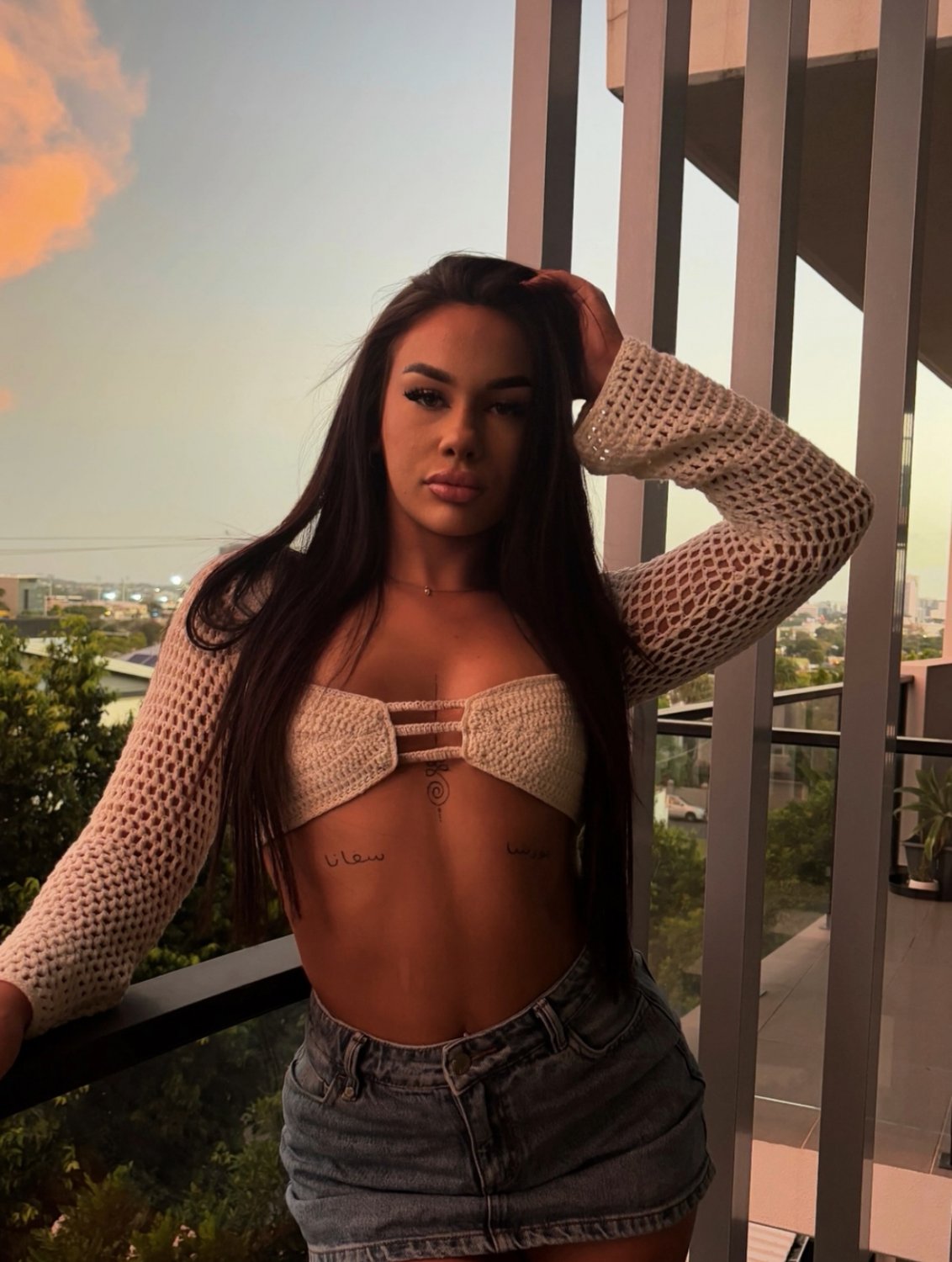 スラッティー・ブリスベン・ストリッパー・デイナ・ラブズ・BBC — キック・フォア・ハー・ワイルデスト・クリップス 6