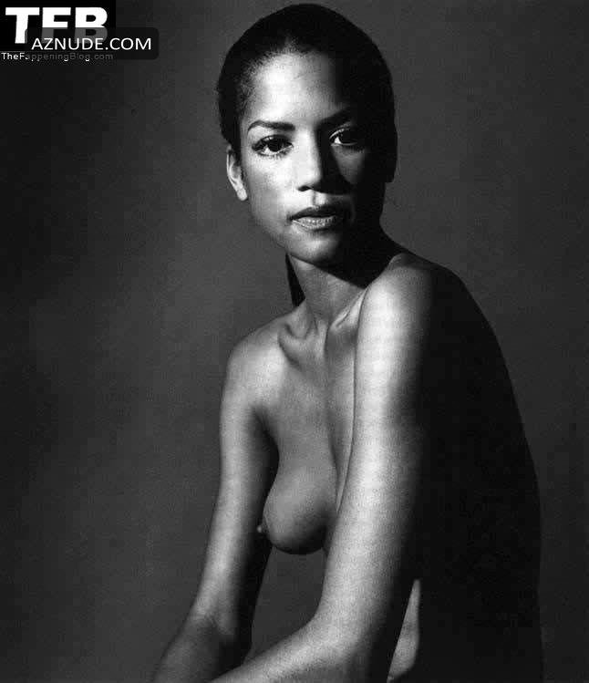 ベロニカ・ウェッブ・スタンズ・ウィズ・タイムレス、エロティック・ビューティー 3