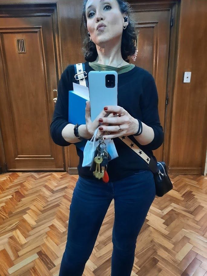 スクルンプシャス・エステフィー・フロム・アルゼンチナ・ターンズ・イントゥ・ア・ワイルド・パブリック・カムダンプ・スラット 4