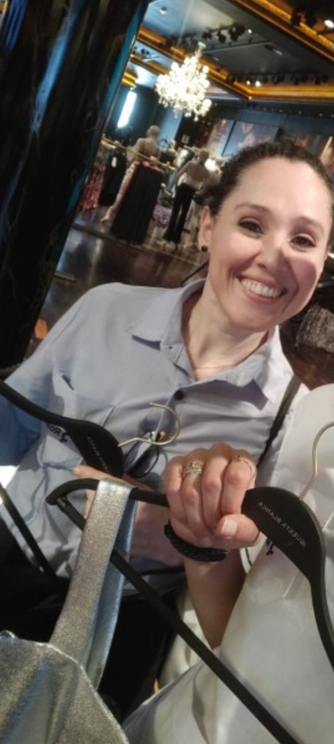 スクルンプシャス・エステフィー・フロム・アルゼンチナ・ターンズ・イントゥ・ア・ワイルド・パブリック・カムダンプ・スラット 34