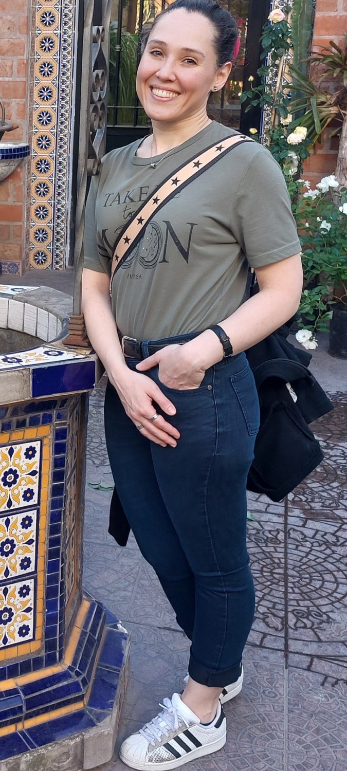 スクルンプシャス・エステフィー・フロム・アルゼンチナ・ターンズ・イントゥ・ア・ワイルド・パブリック・カムダンプ・スラット 37