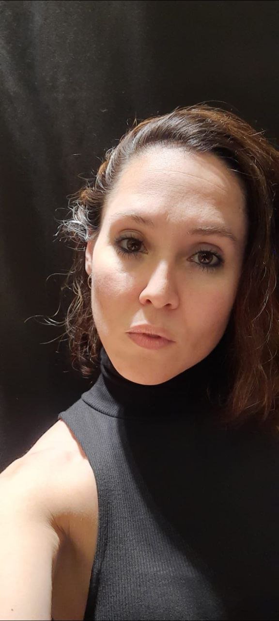 スクルンプシャス・エステフィー・フロム・アルゼンチナ・ターンズ・イントゥ・ア・ワイルド・パブリック・カムダンプ・スラット 42