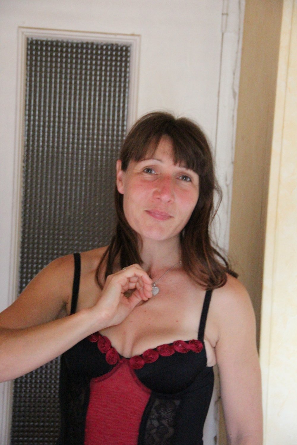 Dirty Family Secrets: Belle Valérie C. Exposes Her Nasty Side Online 32