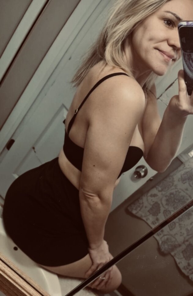 Slutty Wife Craves Big Black Cock and Lets Her Man Watch the Show 1