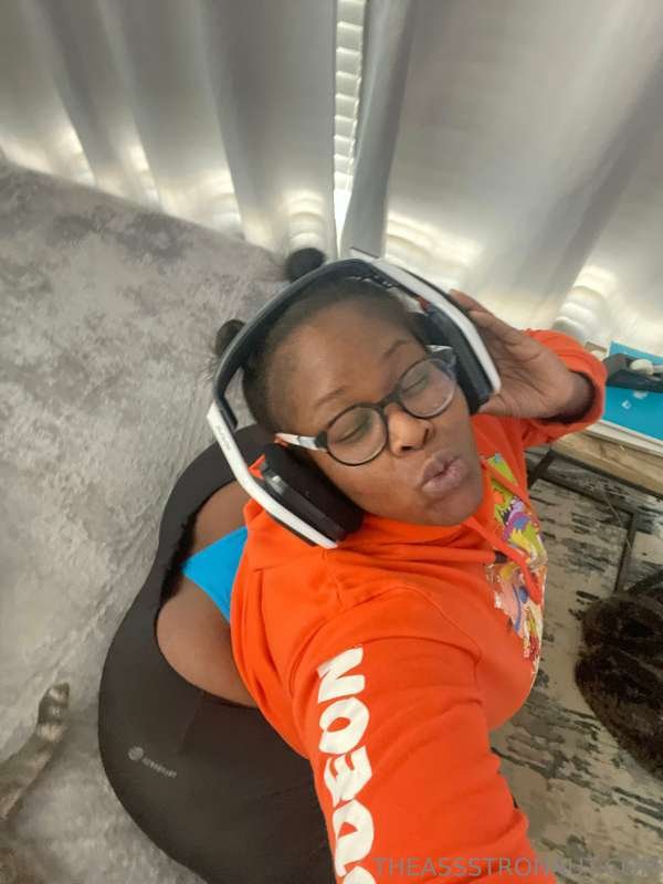 シック・エボニー・クイーン・デザイア・ムーア・バウンシング・ザット・BBWブーティー 6