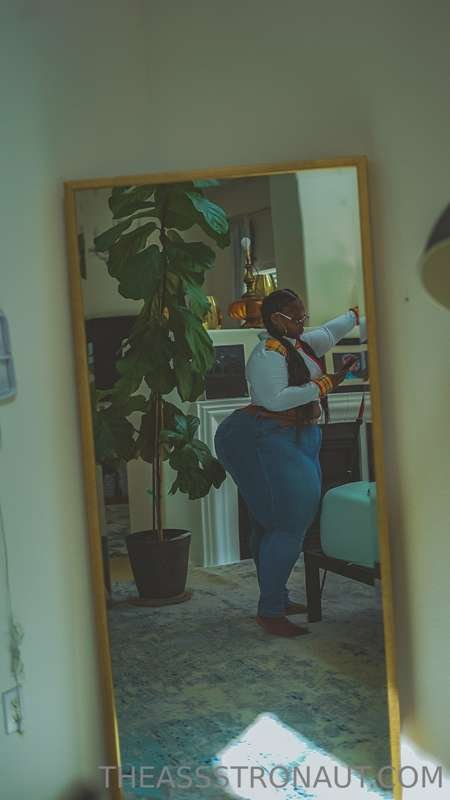 シック・エボニー・クイーン・デザイア・ムーア・バウンシング・ザット・BBWブーティー 11