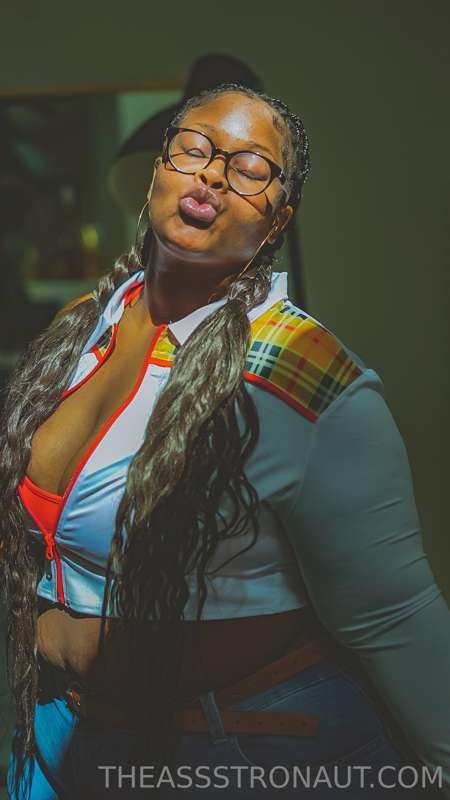 シック・エボニー・クイーン・デザイア・ムーア・バウンシング・ザット・BBWブーティー 13