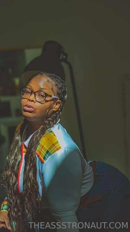 シック・エボニー・クイーン・デザイア・ムーア・バウンシング・ザット・BBWブーティー 14