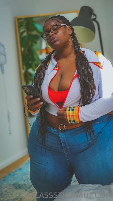 シック・エボニー・クイーン・デザイア・ムーア・バウンシング・ザット・BBWブーティー 16