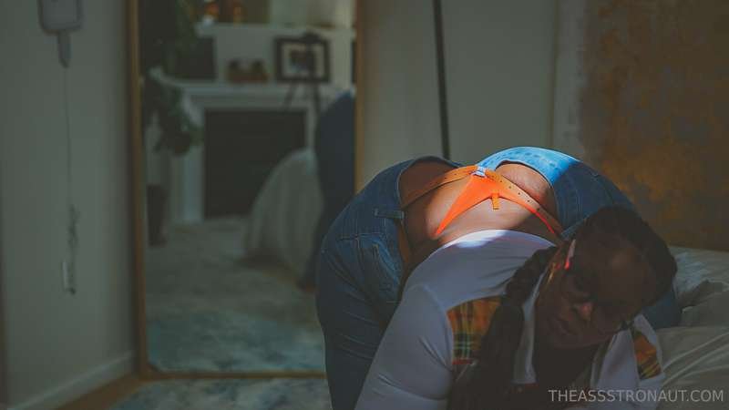 シック・エボニー・クイーン・デザイア・ムーア・バウンシング・ザット・BBWブーティー 17