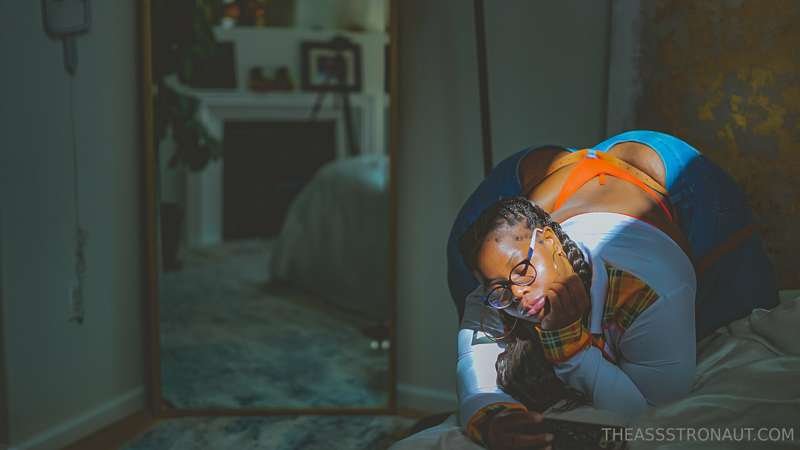 シック・エボニー・クイーン・デザイア・ムーア・バウンシング・ザット・BBWブーティー 22