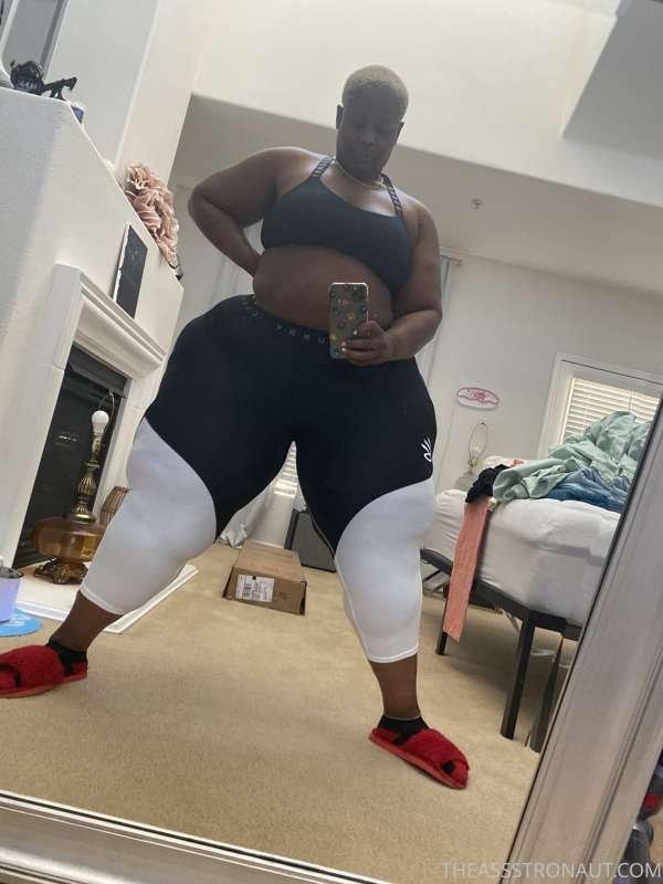 シック・エボニー・クイーン・デザイア・ムーア・バウンシング・ザット・BBWブーティー 42