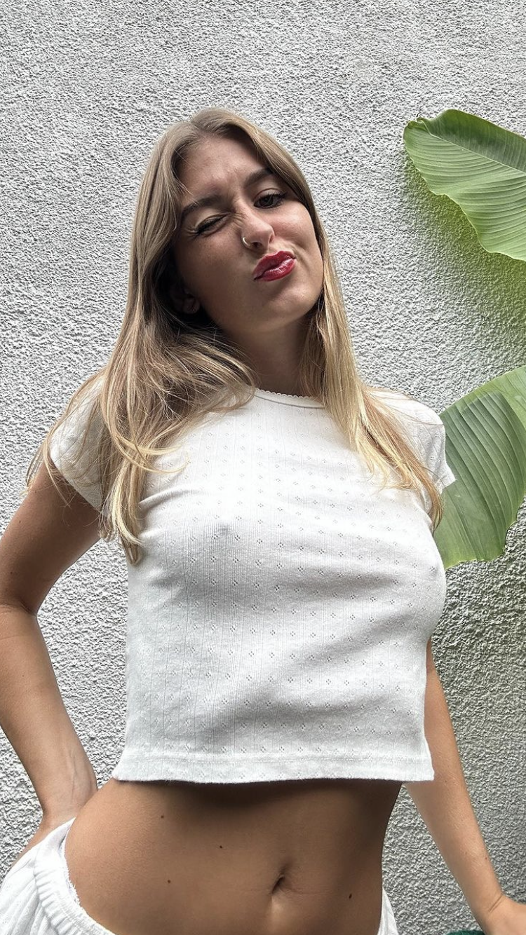 Sweet Amateur Girlfriend Melts Hearts With Her Raw Innocence 5