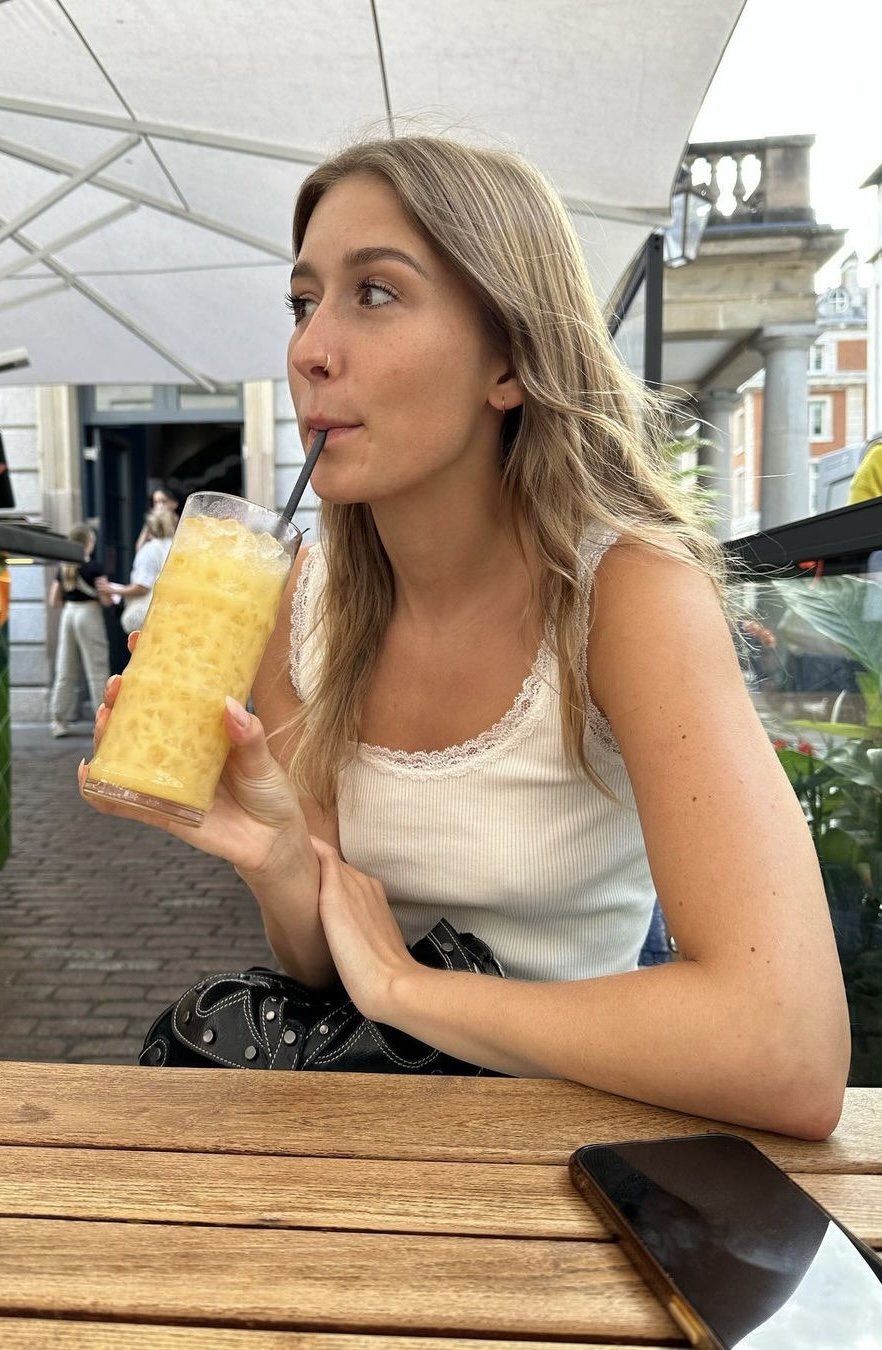 Sweet Amateur Girlfriend Melts Hearts With Her Raw Innocence 6