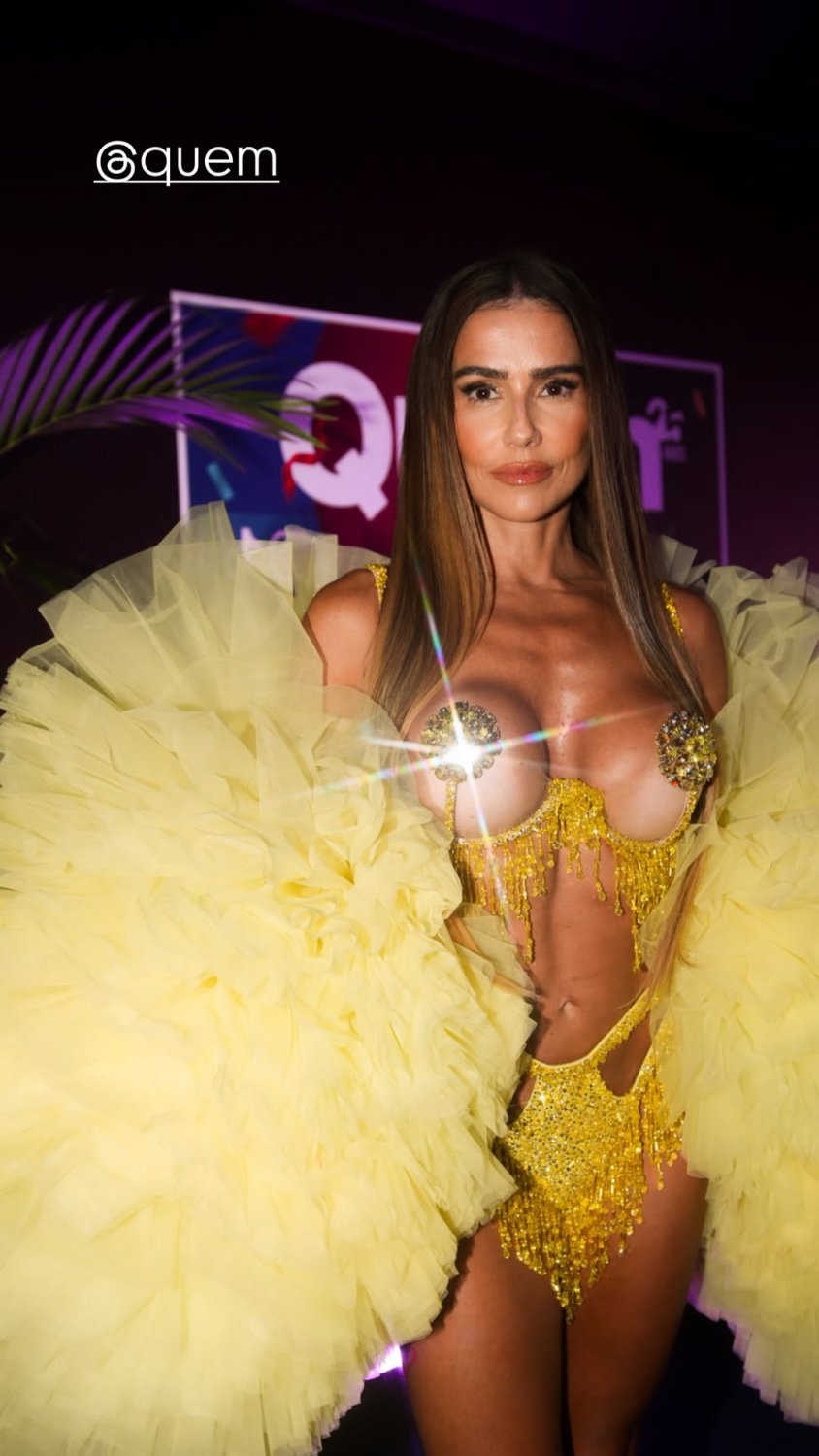 Deborah Secco Turning Heads at Carnival With Her Sultry Moves 13
