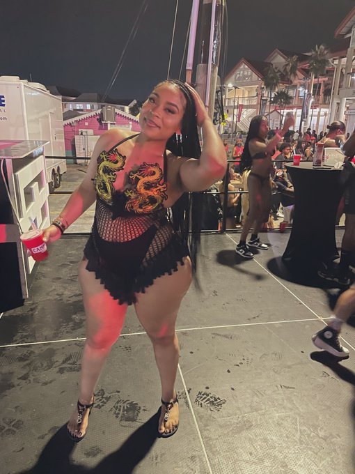 audrey-destune-v0 7xsrif5v60091 11