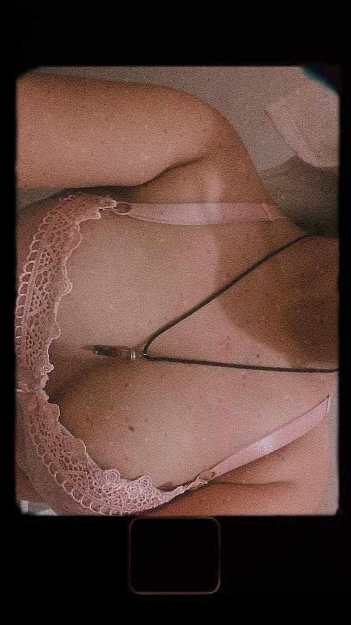 Amiga chichona y puta 1 18