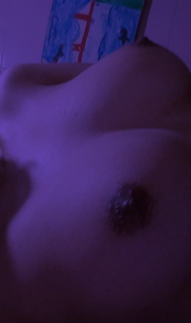 Las tetas de una amiga 19