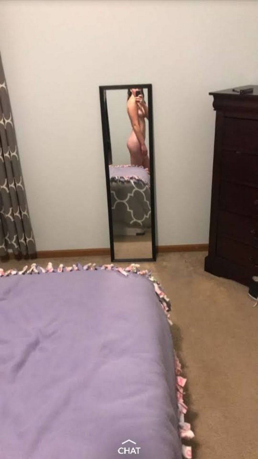 KIK linda puta Rachel, diecinueve años, le encanta follar 12