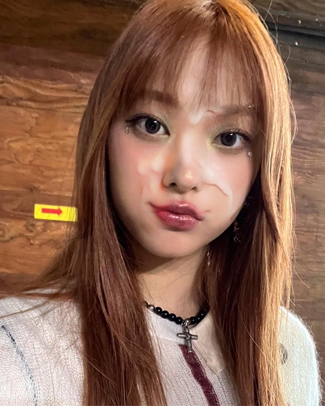 キュート・エイジアン・ベイブ・焦らしイング・ウィズ・ハー・タイト・プッシー・アンド・シャイ・スマイル 3