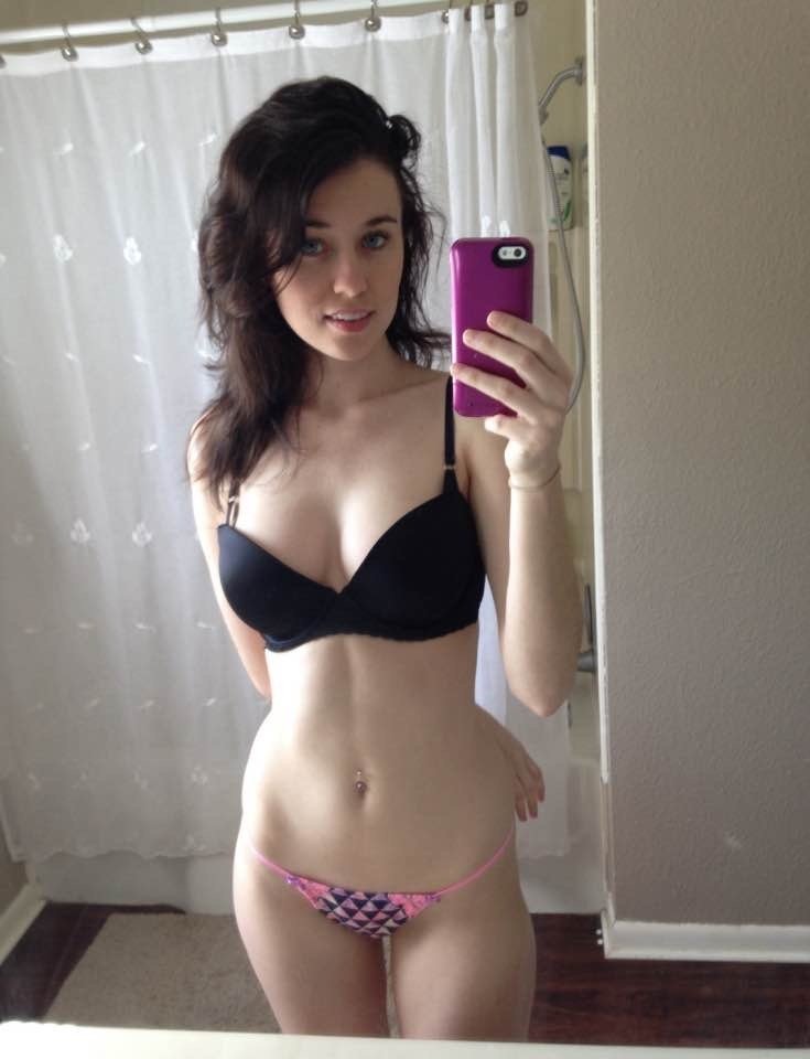Famous Webslut Leaked And Begging For More Attention 12