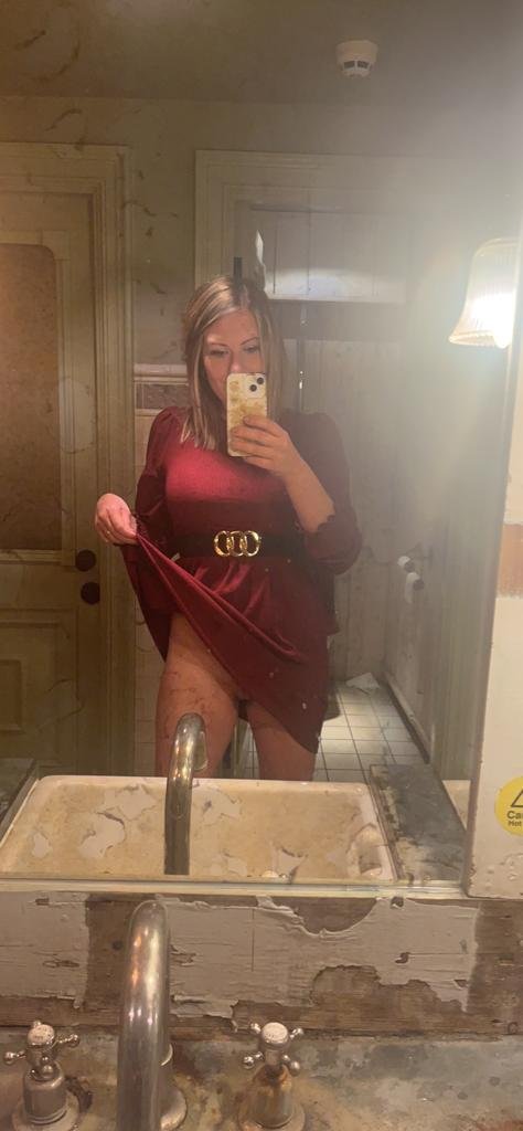 Hotwife Ready For Comments, Reposts, And A Good Pussy Stretching 21