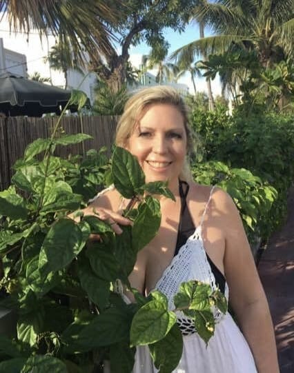 Attraktive Milf-Federbremse 10