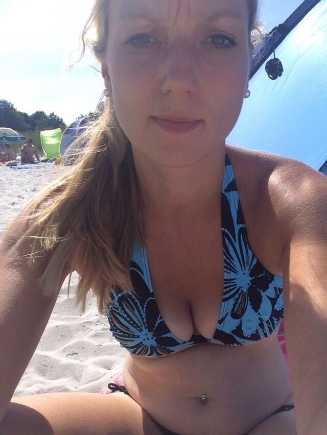 German Blonde Webslut Gets Down And Dirty 11