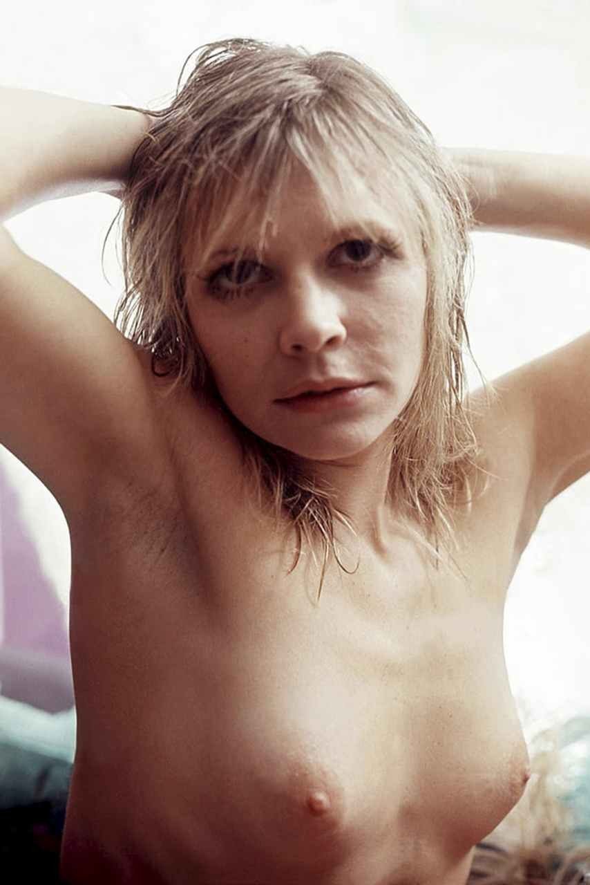 Katy Manning nuda e pelosa 12