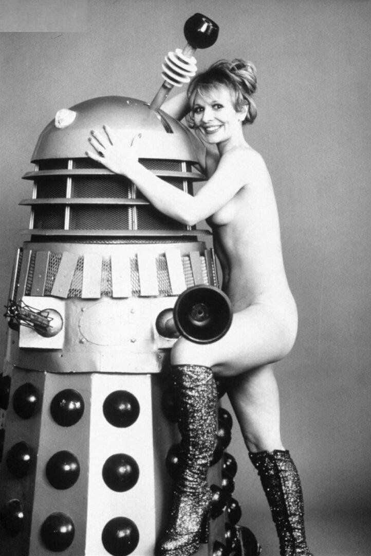 Katy Manning nuda e pelosa 20