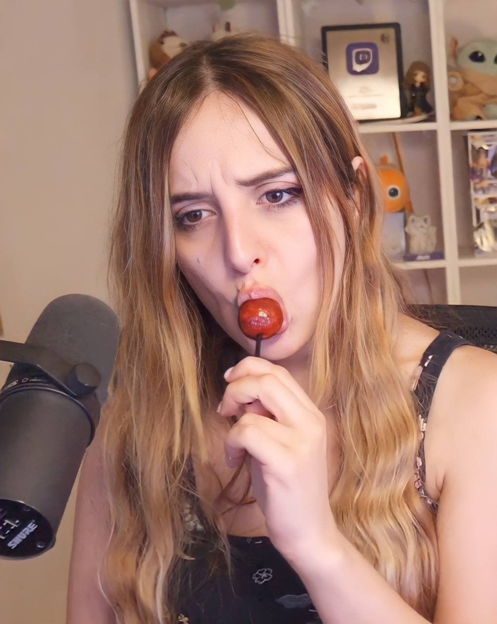 フリムジー・ゲーマー・ガール・マイイチ・焦らしズ・ウィズ・ハー・プレイフル・アンド・イノセント・ルックス 7