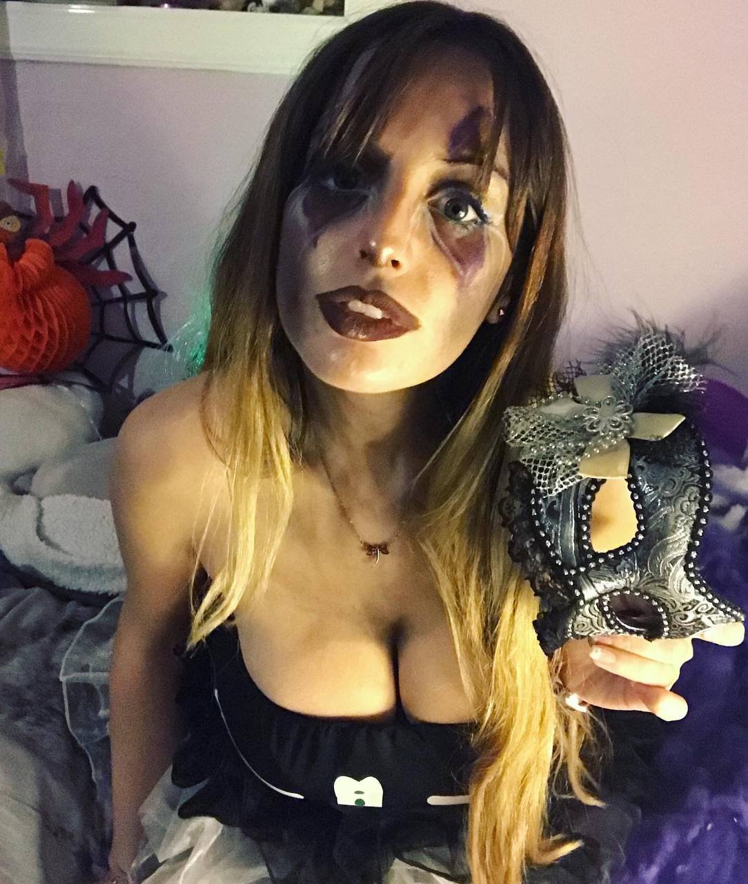 フリムジー・ゲーマー・ガール・マイイチ・焦らしズ・ウィズ・ハー・プレイフル・アンド・イノセント・ルックス 12