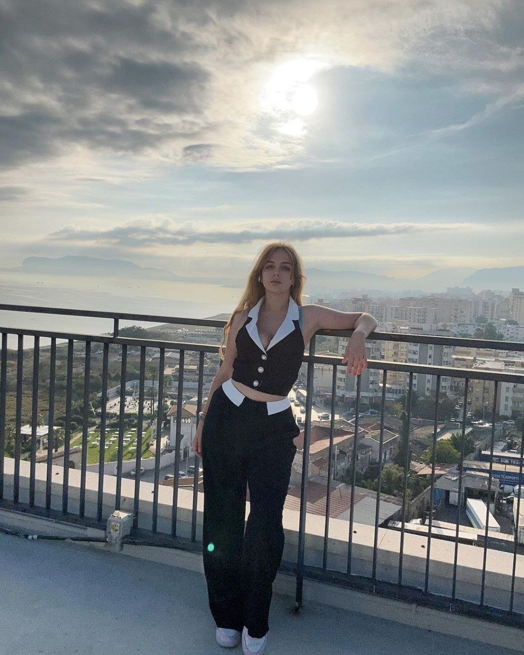 フリムジー・ゲーマー・ガール・マイイチ・焦らしズ・ウィズ・ハー・プレイフル・アンド・イノセント・ルックス 32