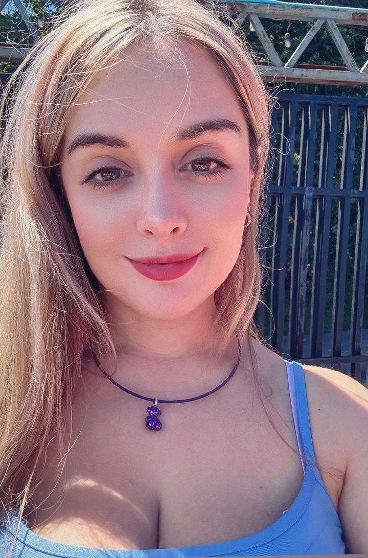 フリムジー・ゲーマー・ガール・マイイチ・焦らしズ・ウィズ・ハー・プレイフル・アンド・イノセント・ルックス 37