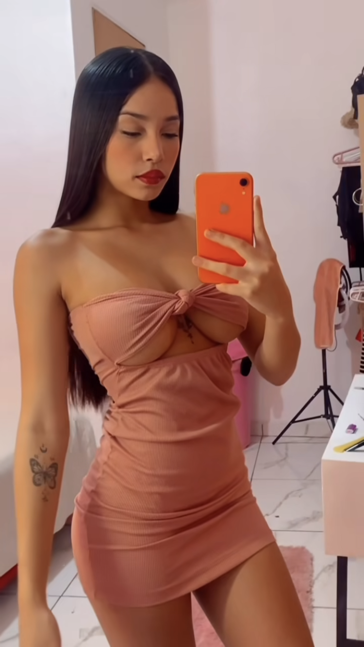 Gorgeous Manaus girl dripping with sex appeal and curves for days 5