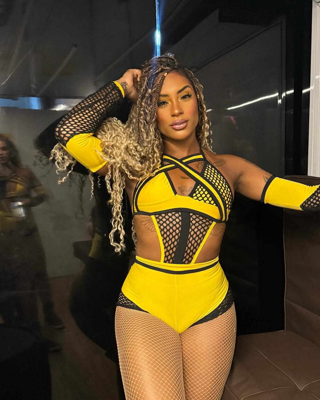 Negra Japa turning up the heat with that delicious ebony body 8