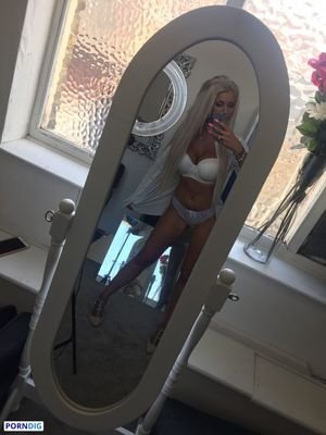 UK chav slut Brooklyn Blue getting wild and filthy in a rough session 55