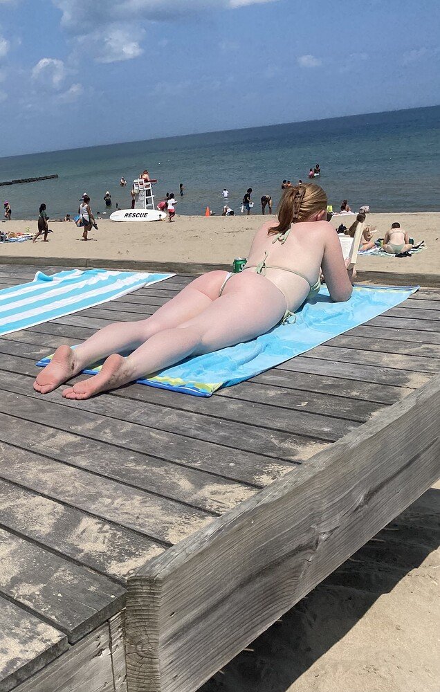 スニーキー・ボイヤー・キャプチャーズ・パーフェクト・キャンディッド・ソールズ・アンド・スムース・ベア・フィート 6