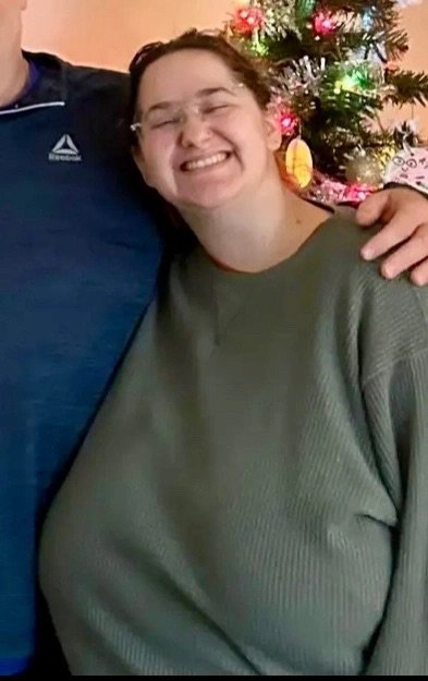 ナーディー・シック・ビューティー・T4イラー・ショウイング・ハー・スウィート・BBWカーブス・ウィズ・ア・ノーティー・スマイル 6