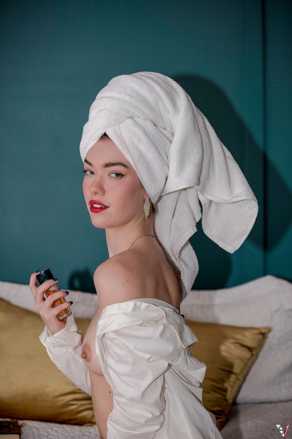 シャンパン・ブドワール・シュート・ドリッピング・エレガンス・アンド・フィルシー・デザイアズ 4