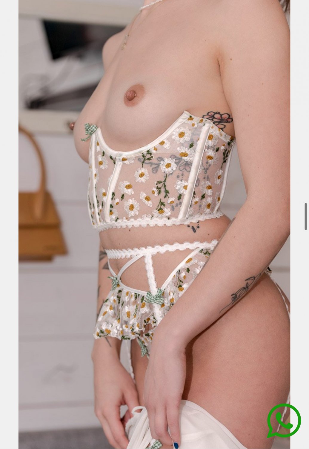 シャンパン・ブドワール・シュート・ドリッピング・エレガンス・アンド・フィルシー・デザイアズ 12