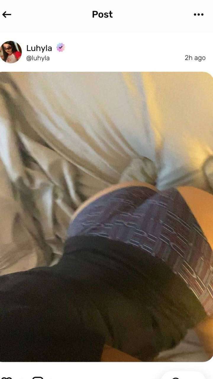 ブルネット・バディー・フラッシング・カーブス・アンド・焦らしイング・イン・ハー・ホッテスト・ティックトック・ボップス・セルフィーズ 7