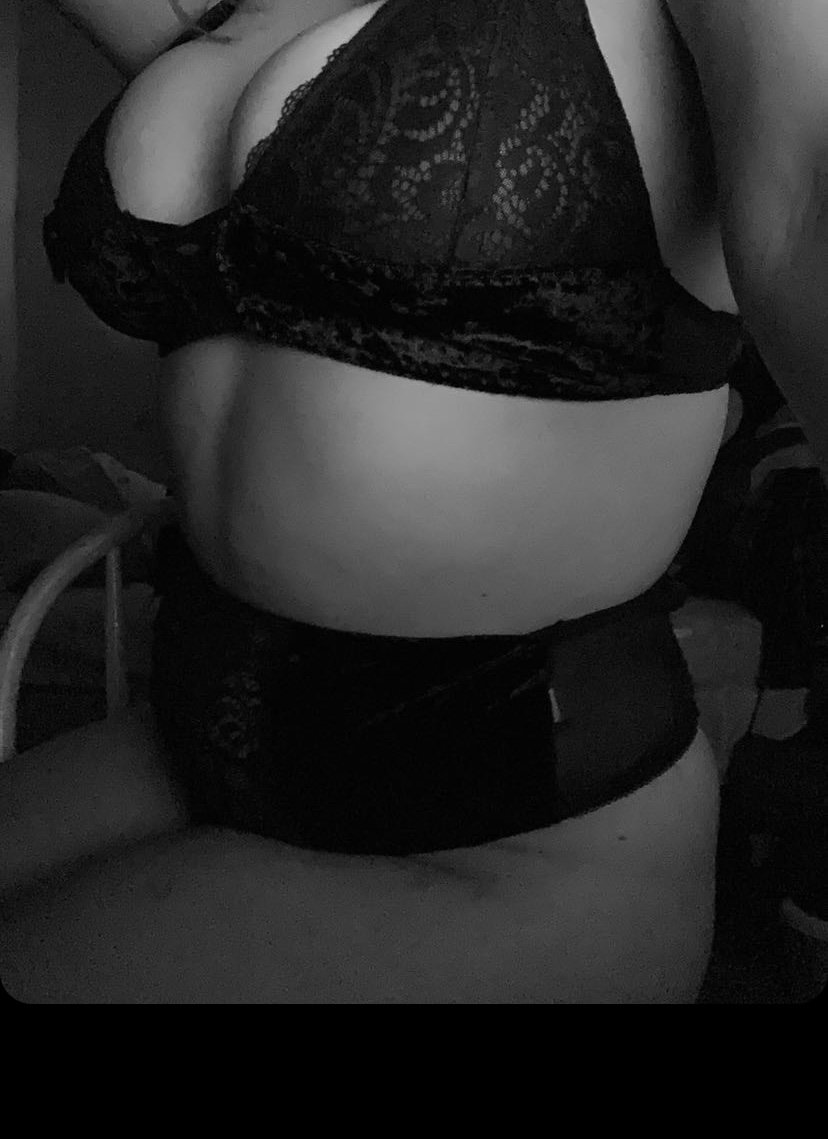 シック・ガール・バウンシング・ザット・ジューシー・アス・レディー・トゥ・テイク・イット・オール 2